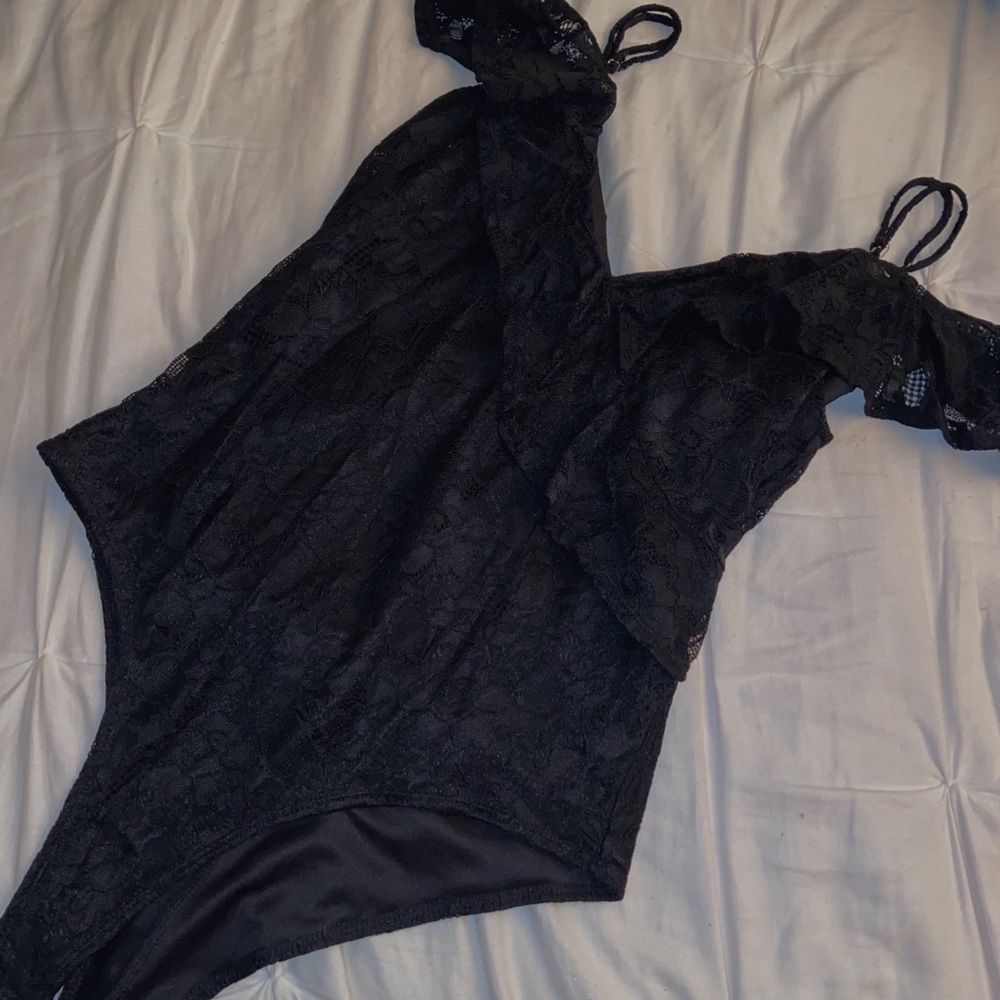 Forever 21 black lace bodysuit ! 🖤